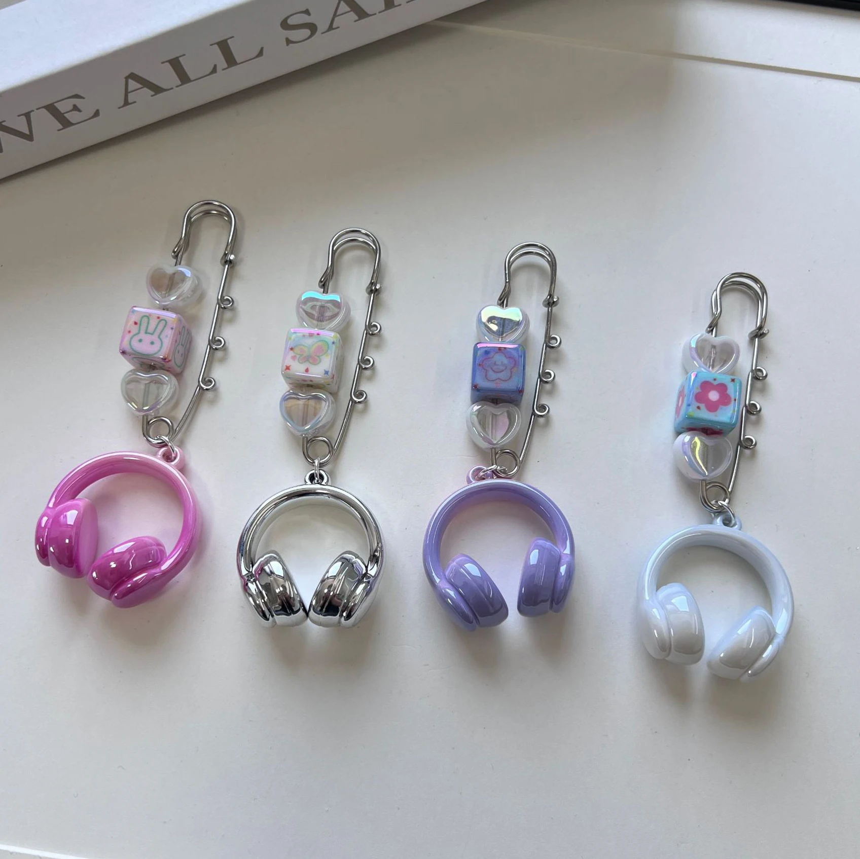 

Music Headphones Mobile Phone Chain Pins Keychains Keyring Beaded Headset Backpack Ornament Pendant Hangings Decoration Gifts