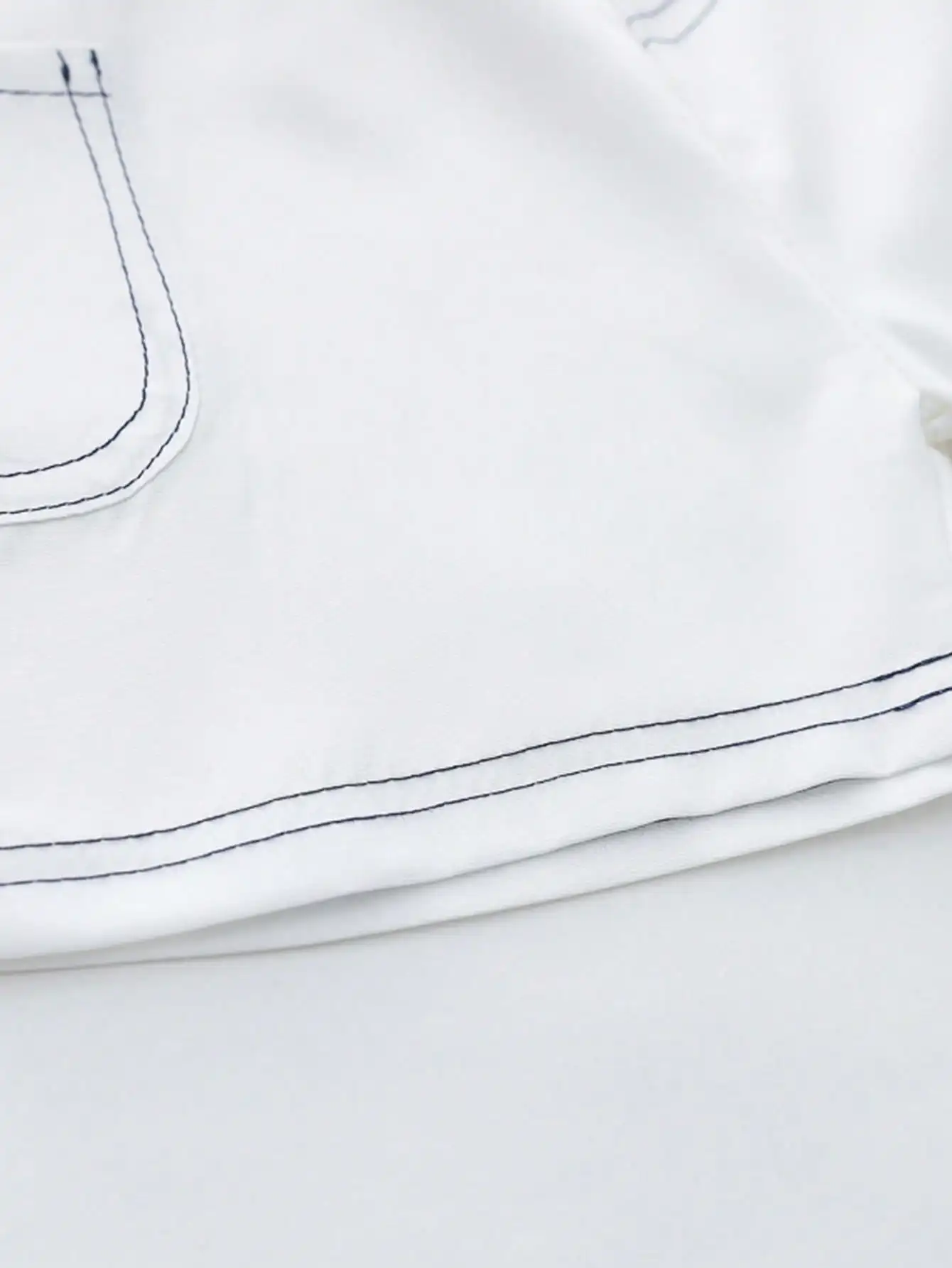 Sommermode Bedrucktes Vertikalstreifen-Polohemd und Kurzarm-Shorts-Set für Kleinkinder und Jüngere Kinder – Detail 6