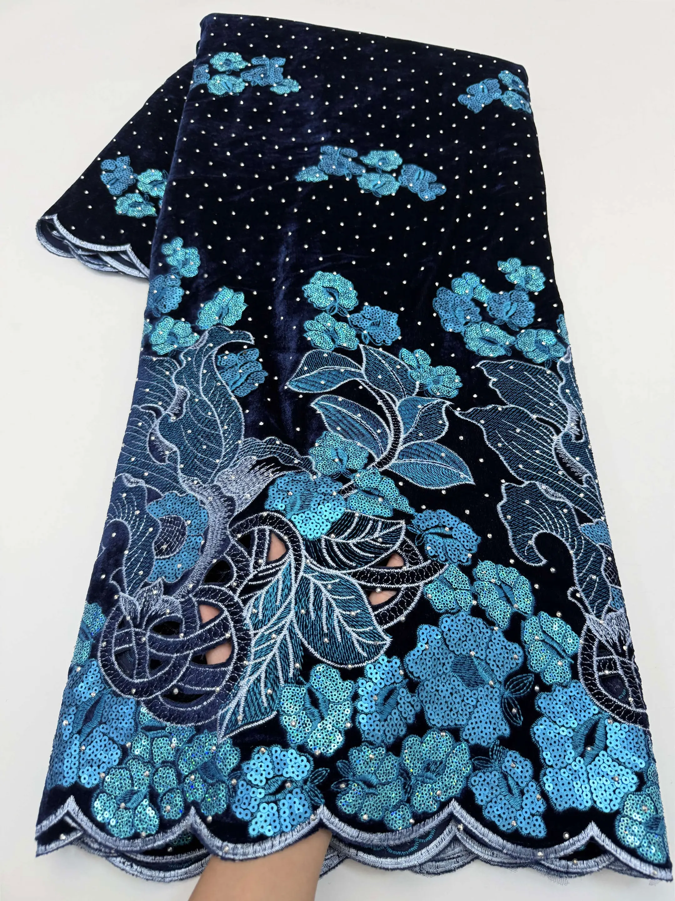 African Velvet Lace Fabric 5 Yards High Quality Party Dress Luxury Sequins Embroidery Nigerian Lace Fabric 2026