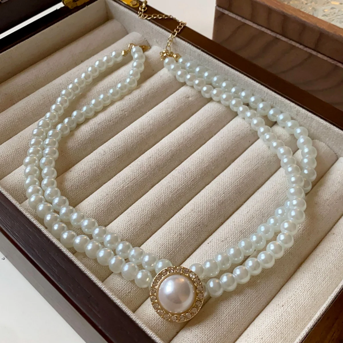 Elegant Imitation Pearl Necklaces For Women Party Wedding 2 Layer Collar Choker Necklace On The Neck Light Luxury Jewelry