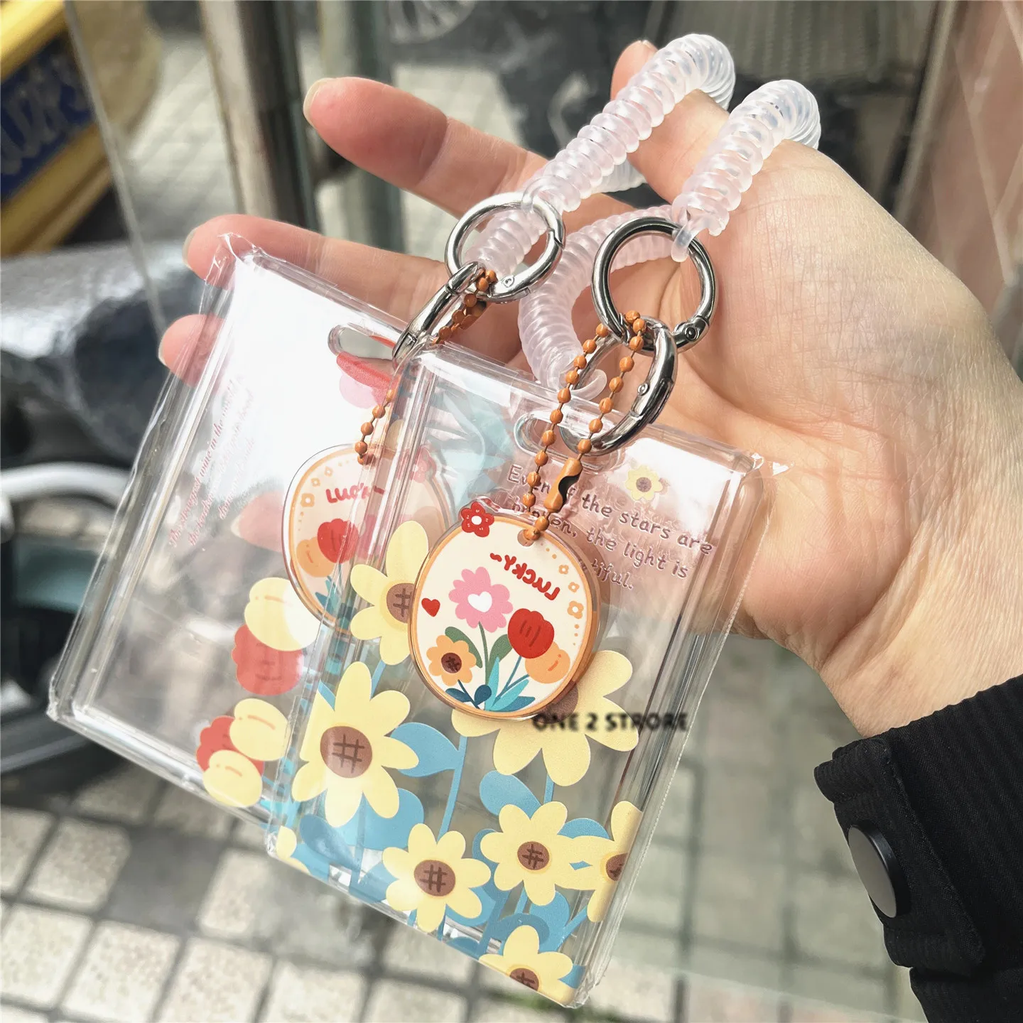 

Держатель для карт с цветочным дизайном и эластичным ремешком, маленький свежий чехол для карт, офисные принадлежности, аксессуары, подарок