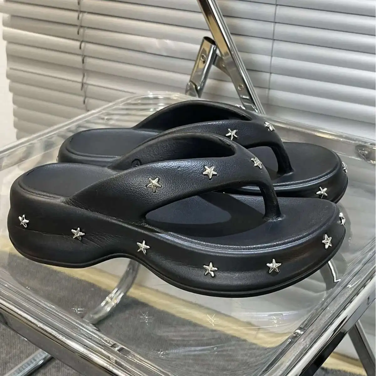 

Summer Punk Flip Flops Women Garden Shoes Star Decoration Slippers Outdoor Clogs Street Beach Slippers Casual Indoor Home Shoes
