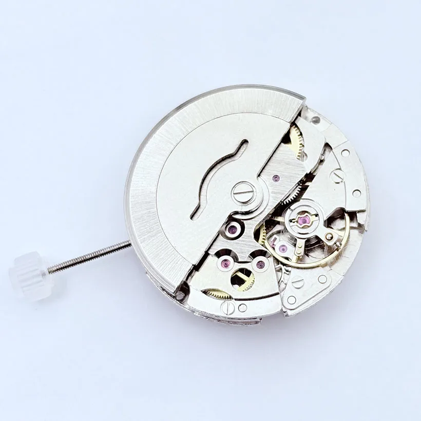 

Watch accessories: brand new 2813 movement, made in China 8205 8215 automatic mechanical movement, single calendar 3 o'clock pos