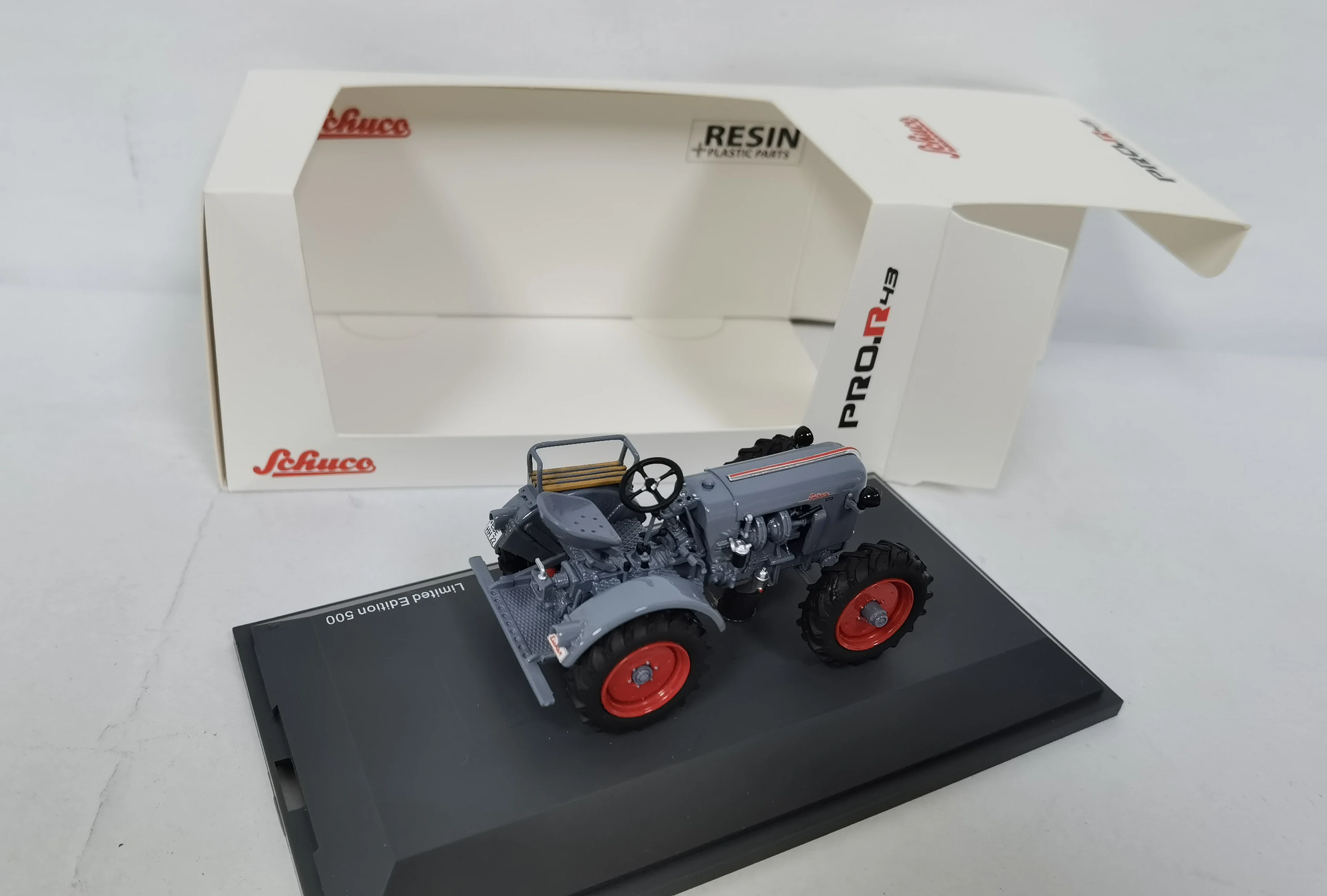 For Collection  Resin Models  Schuco Eicher ED 26 Tractor Grey 1/43 For Gift