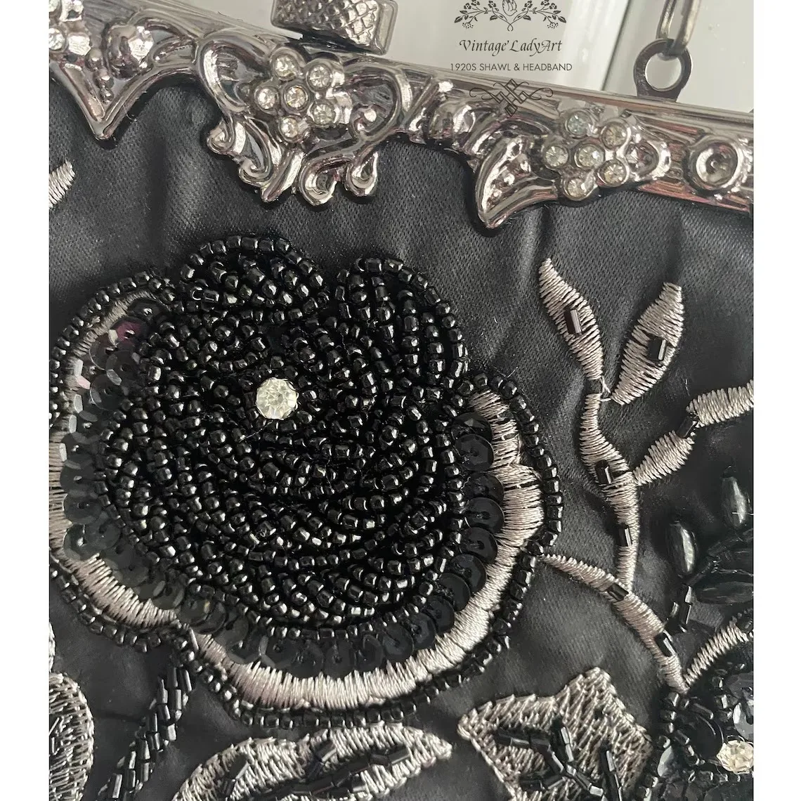 Lost in Vintage Evening  Handbag Flower Beaded Sequin Clutch Purse with the 2 Detachable Removalbe Shoulder Chain Formal Party