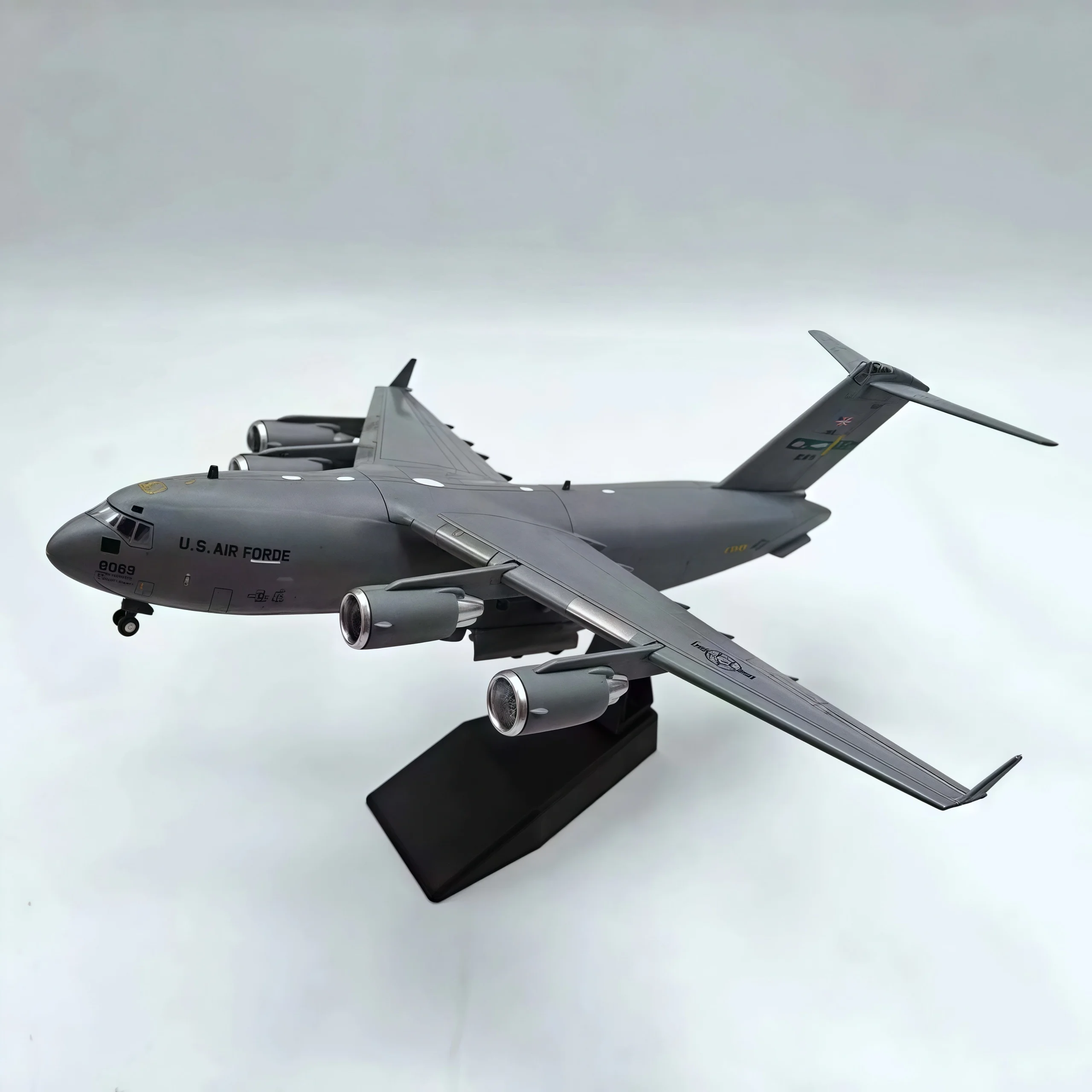 27 cm alloy Military Model 1; 200 US strategic transport aircraft C-17 simulation static collection display