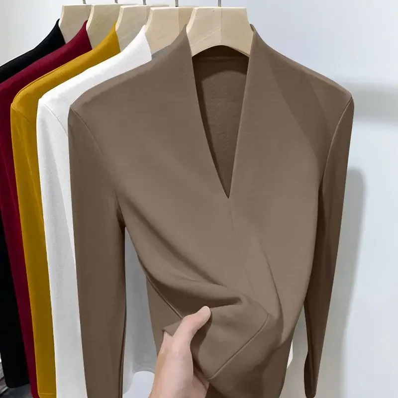 

Осень-зима, новые футболки с длинными рукавами, женские однотонные футболки с v-образным вырезом, бархатные утепленные модные тонкие пуловеры, рубашки, топы