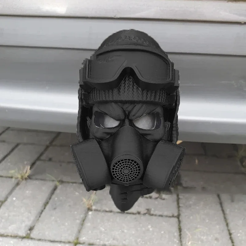 Copertura per gancio di traino per rimorchio automatico con casco in acciaio e maschera antigas Copertura a sfera per gancio di traino stampata in 3D impedisce la ruggine del tubo ricevitore