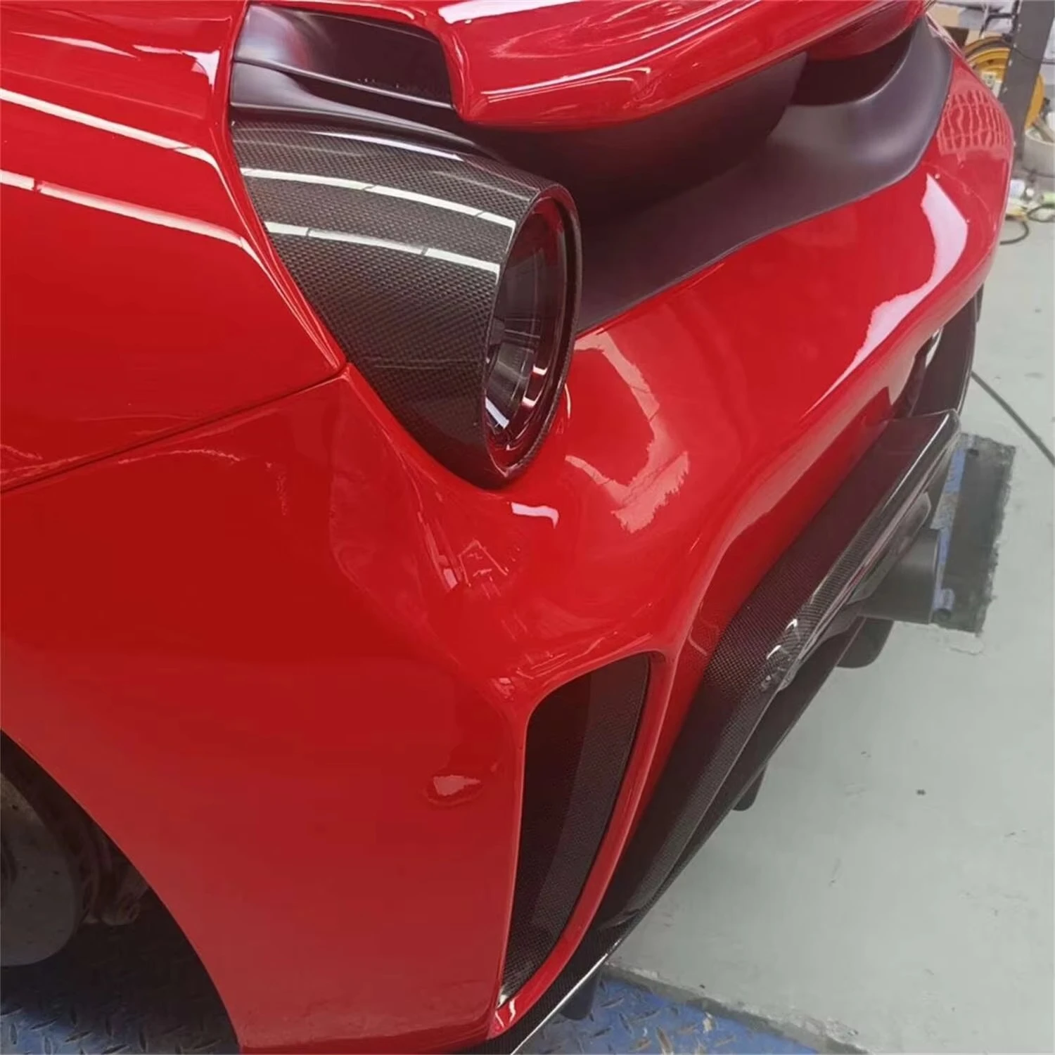 

Dry Carbon Fiber Taillight Cover for 488 GTB Exterior Upgrade New Compatible 2 Pieces