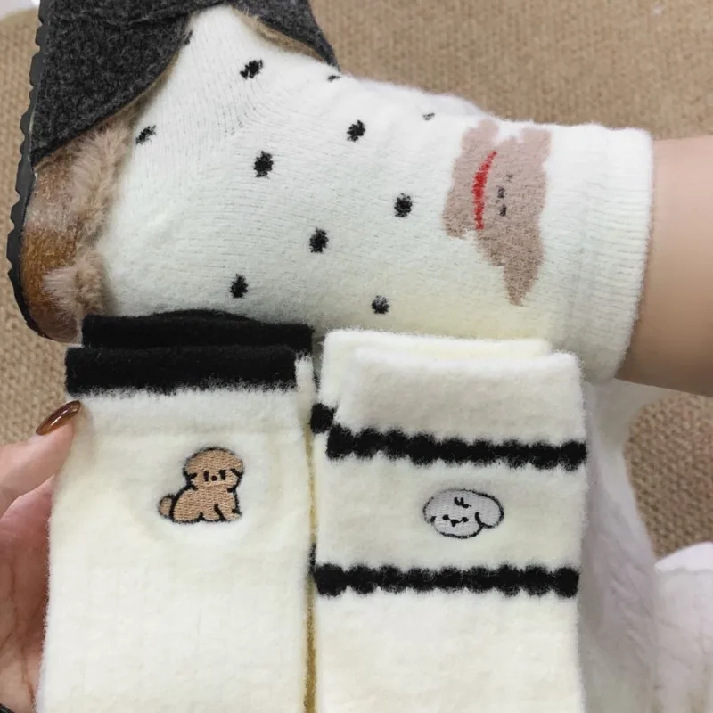 

2025 New Autumn Vintage Fleece and Thick Women's Socks, Cute Cartoon Dog Pattern, Mid-calf Socks, Soft and Warm Round-neck Socks