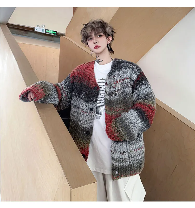 Cardigan sfumato di moda Top Uomo 2025 Autunno Inverno Nuovo colore abbinato a doppia faccia Indossare giacca maglione Maglieria allentata alla moda