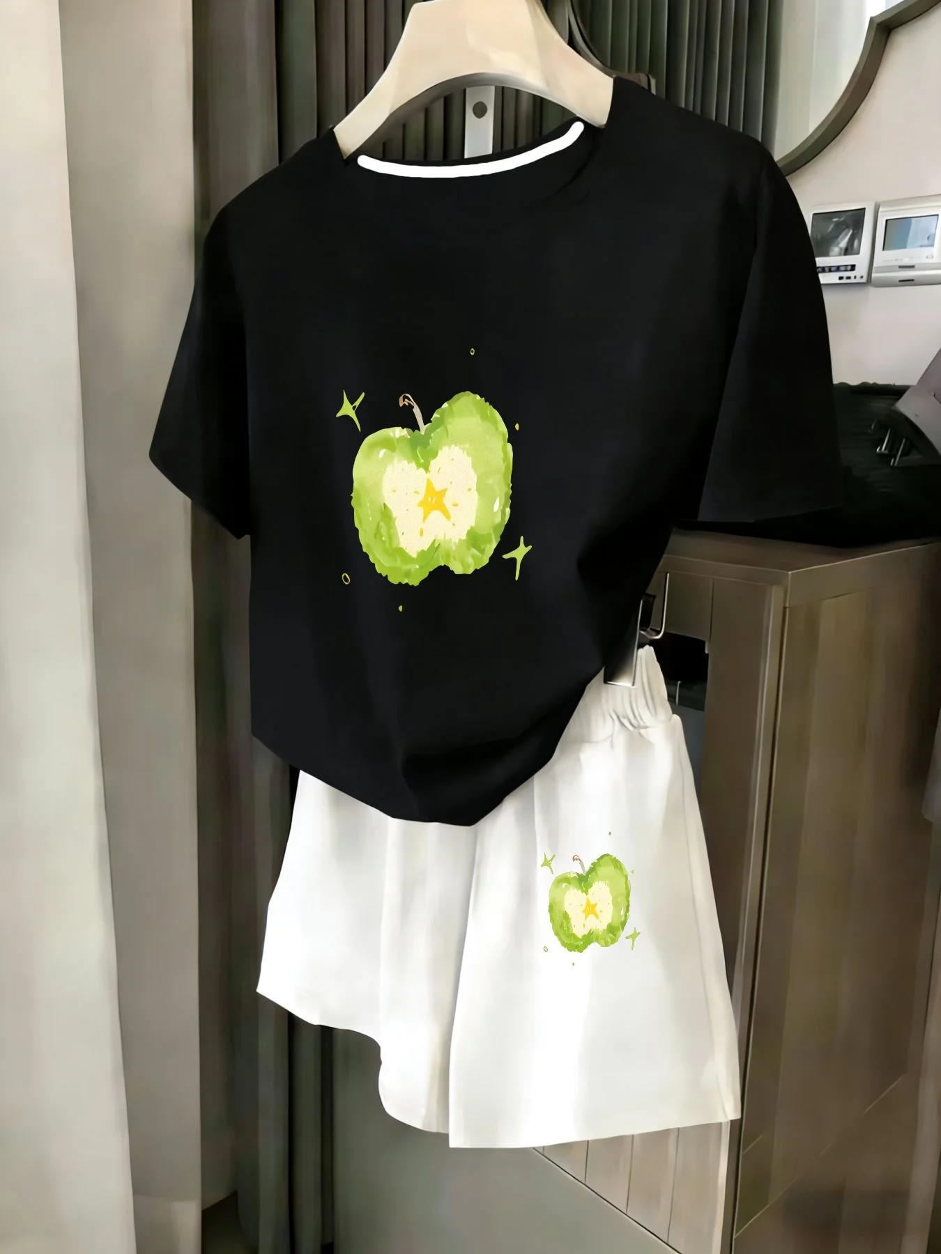 

Ladies 2-Piece Set Summer Beach Vacation Casual round Neck Short Sleeve Random Print T-Shirt Elastic Waist Shorts Suit Comfortab