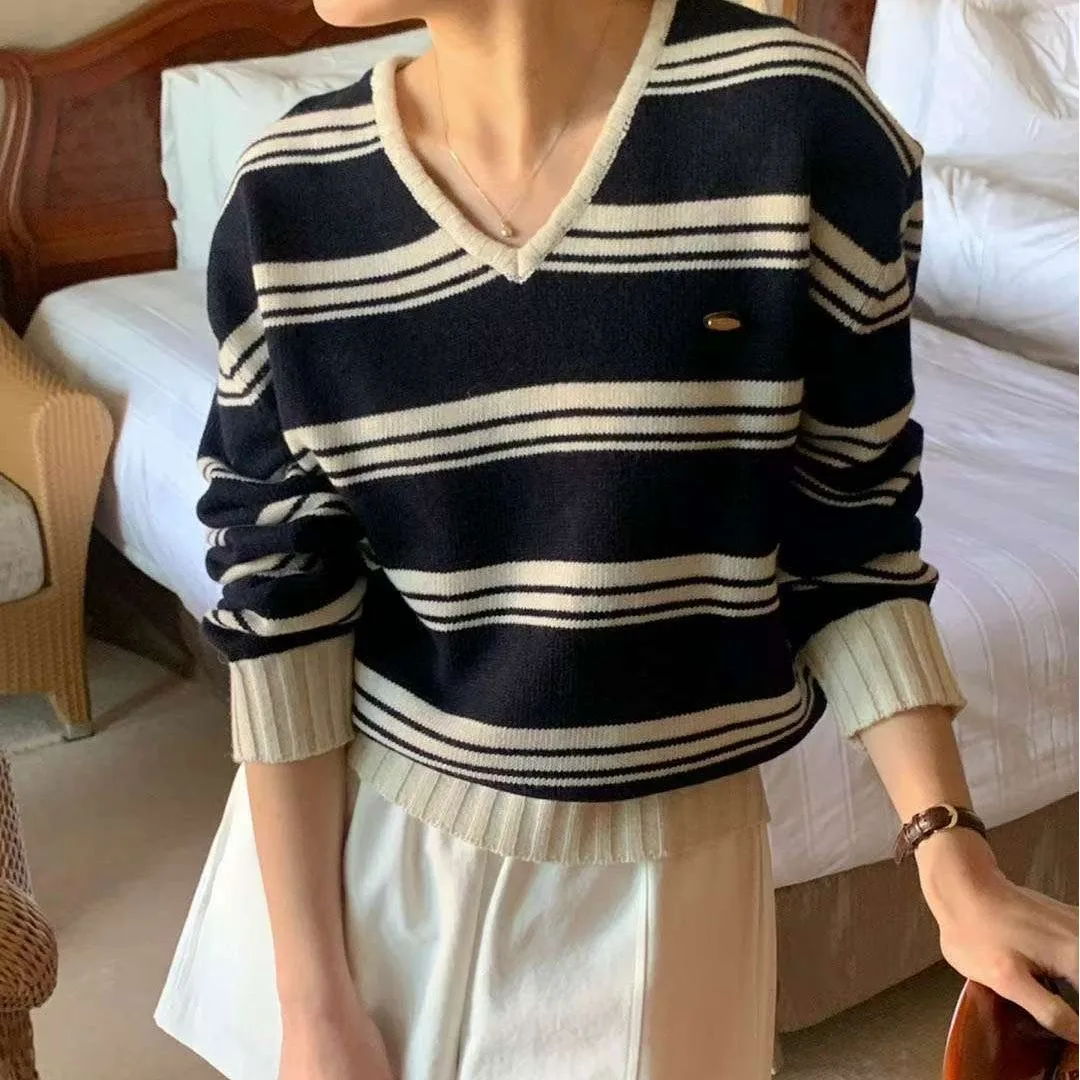 سترة نسائية أنيقة محبوكة بياقة على شكل V وأكمام طويلة مع نقش مخطط، قميص أساسي عصري بأسلوب عملي وطول عادي من أصل صيني #4