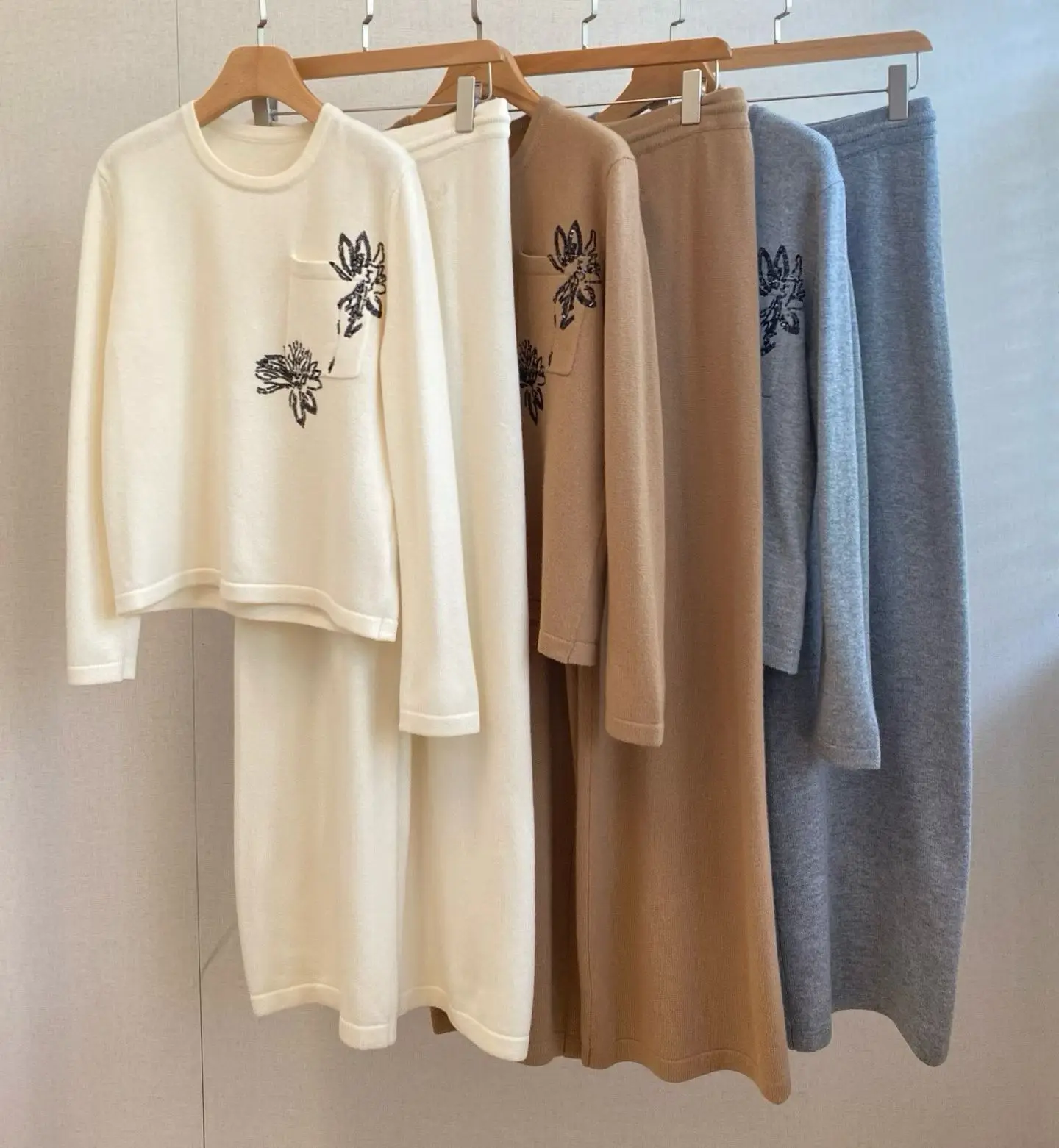 Women 2‑Piece Knit Set Floral Embroidery Crew Neck Sweater and High‑Waist Wide Leg Pants Loungewear Co‑Ord