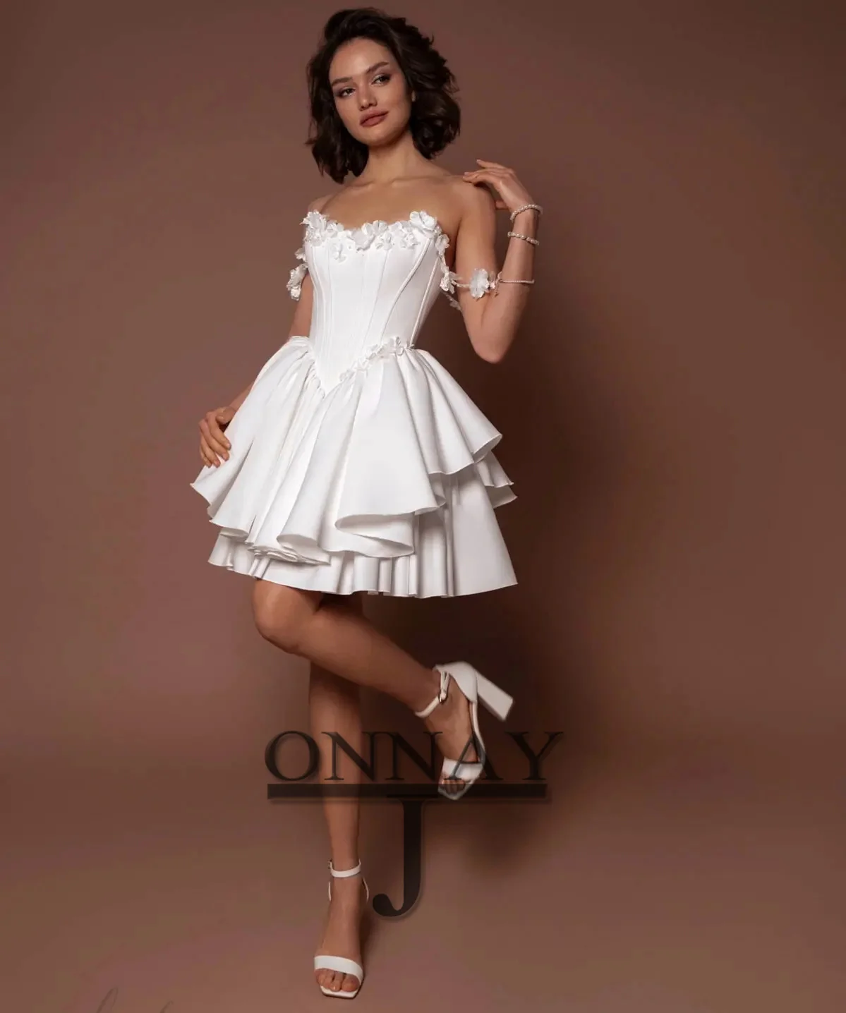 

HS Tiered Off Shoulder Wedding Dresses Mini Aline Bridal Gown for Women Lace Appliques 3D Flowers Vestidos De Novia Customized