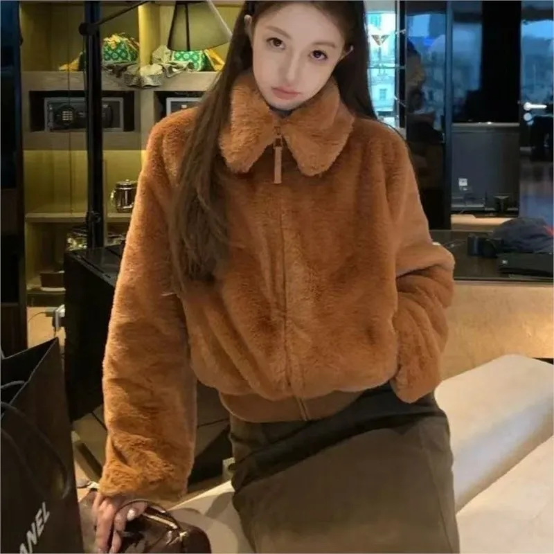 A lapel loose warm thick short mixed fur coat with and cotton lining