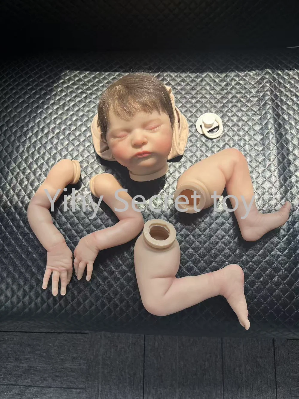 

19-дюймовый комплект куклы реборн Laura, реалистичный уже окрашенный комплект кукол с укорененными волосами, детали куклы ручной работы «сделай сам», название художника на одну шею