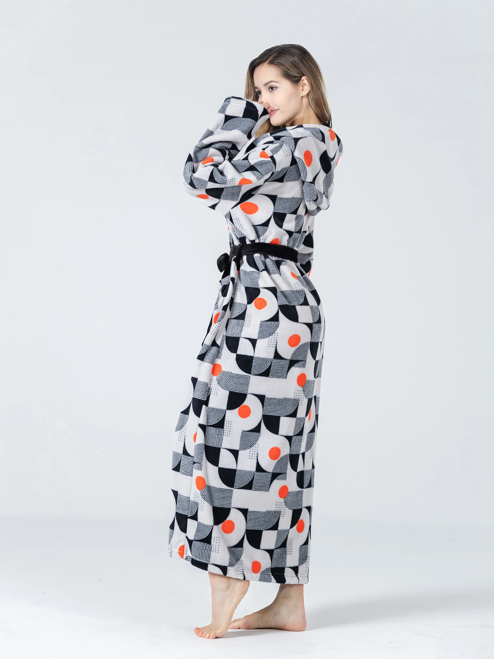 Women's soft bathrobe, long-sleeve flannel warm hooded pajamas, suitable for autumn and winter home wear, unisex.