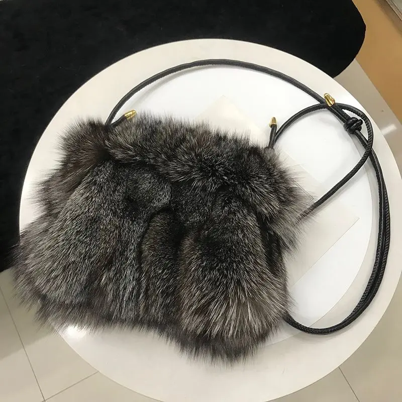 

Imported Fox Hair Blue Fox Natural Small Square Bag Silver Fox Hair Bag Women's High Extreme True Fur Grass Oblique Straddle Sho