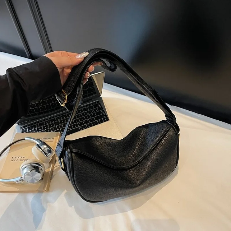 

Luxury Leather Messenger Bag for Ladies by Famous Designer - Women's Crossbody Shoulder Handbags Classic Style
