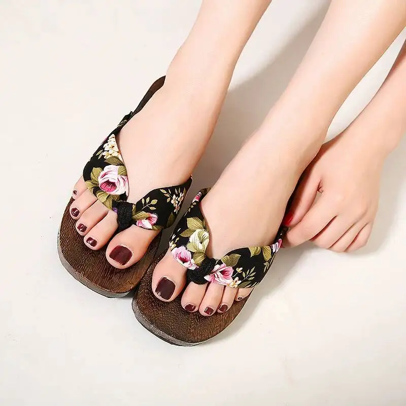 

2026 Women Japanese Style Wedge Heel Wooden Slippers Indoor Home Clogs Students Performance Cosplay Casual Wooden Sandals