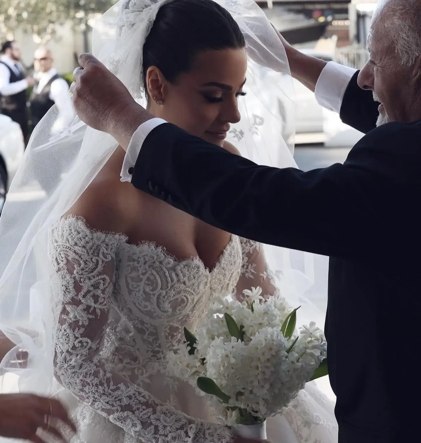 Personalizado luxo apliques rendas vestido de baile vestidos de casamento princesa com decote em v mangas compridas vestidos de noiva para mulher novia