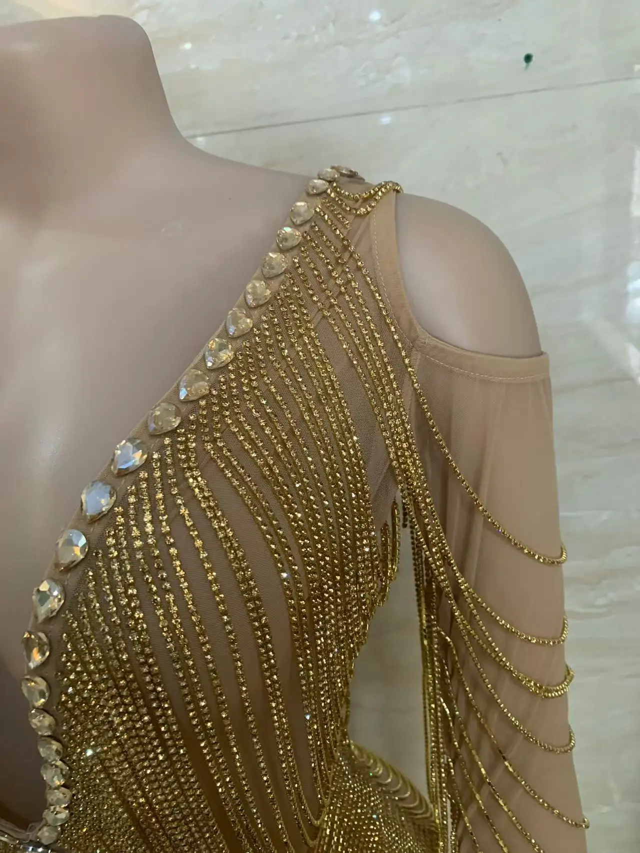 عميق الخامس لامعة الترتر نادي لامعة سلسلة وحيد القرن مثير حفلة موسيقية فستان مذهل Vestidos Festa Luxuosos Vestidos De Graduaciones Mujer