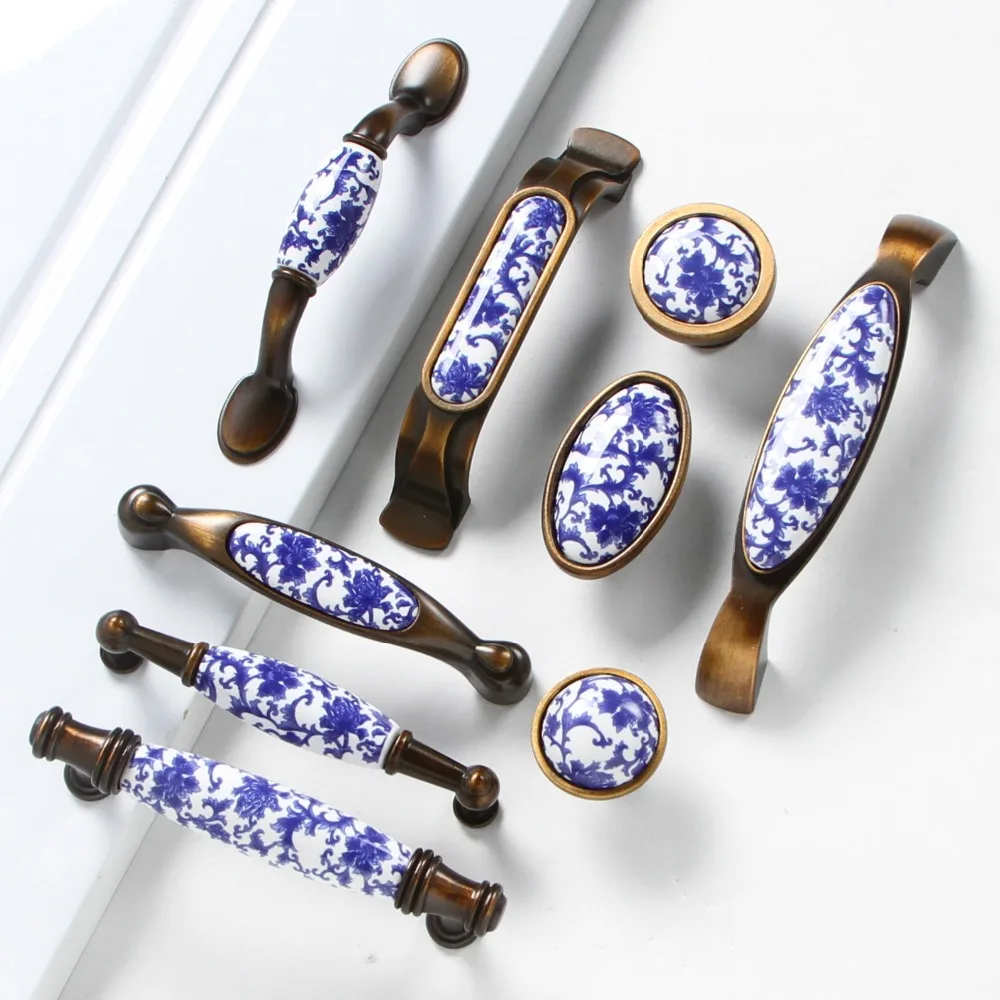 1pcs Fashion creative blue ceramic furniture handle bronze drawer cabinet pull antique brass white and blue porcelain