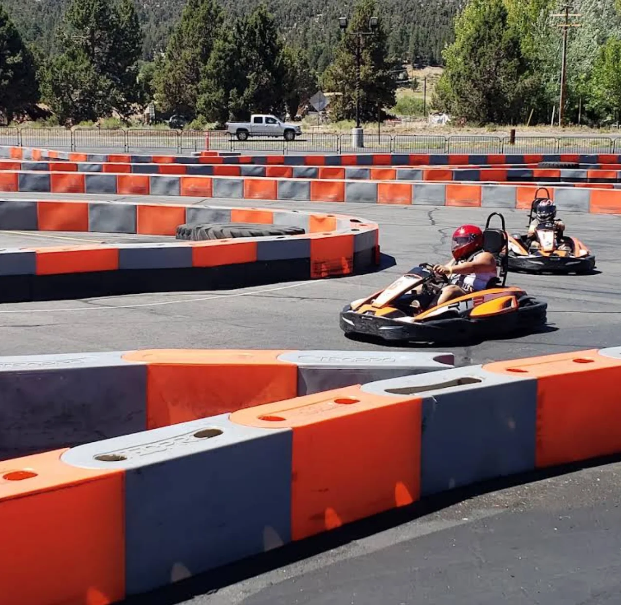 Sprite Reconfigurable Water Barrier Track for Karting Circuits Go Kart Accessories for Adult Venues Speed of 80 km/h