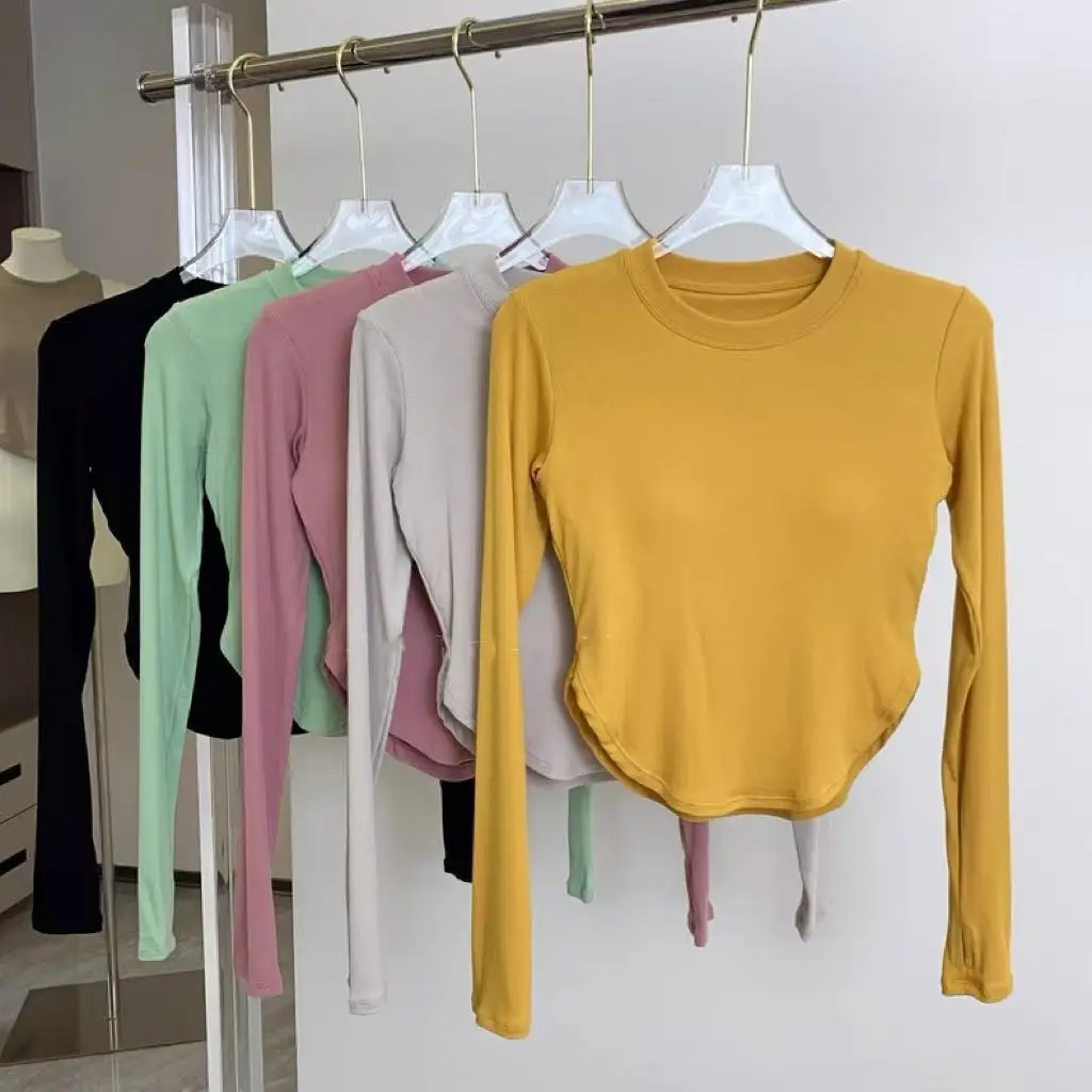 Women's Fitness Long-Sleeve Top with Chest Pads, Body-Slimming Tight-Fit Running Workout Shirt, Quick-Drying Yoga Wear