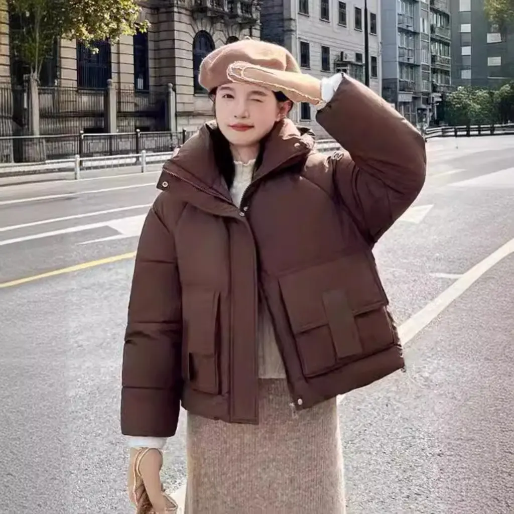 Piumino da donna imbottito in cotone invernale spesso corto con cappuccio caldo cappotto di pane sciolto moda nuovo arrivo