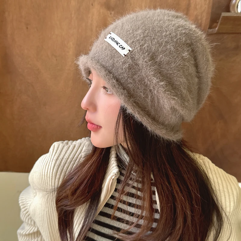 2024 Letter label pile cap women\'s winter plush warm ear protection cold hat casual white plain big head basin cap