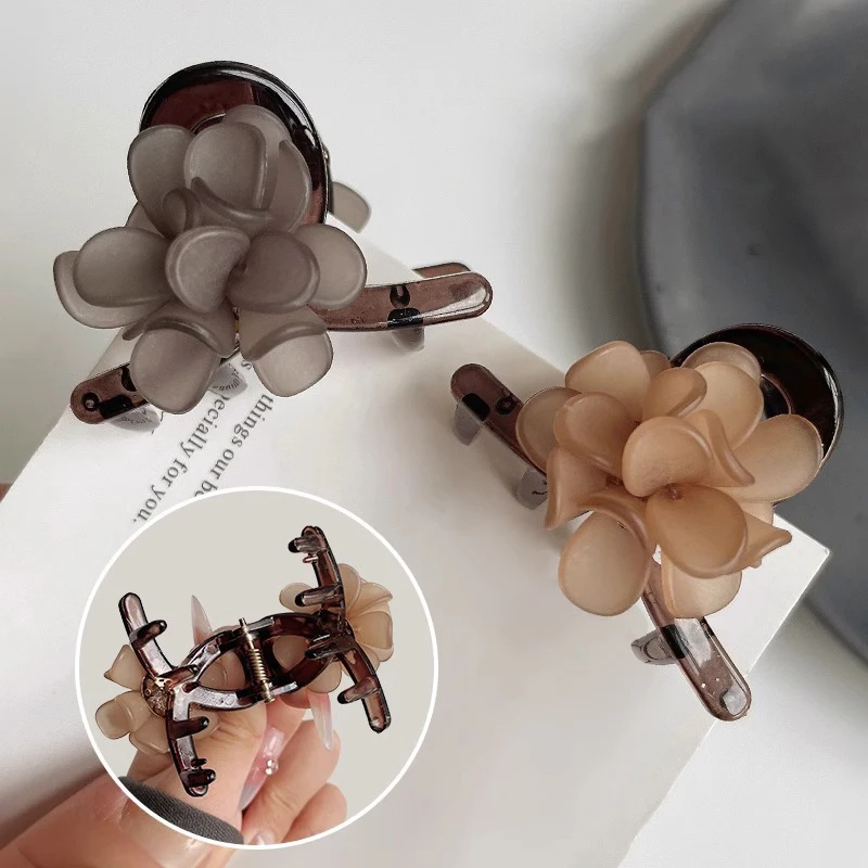 1Pc Camellia Flower Small 4.5cm Plastic Hair Clip for Women Vintage Fashion Hair Claws Crab Clamp Styling Tool Girls Accessories