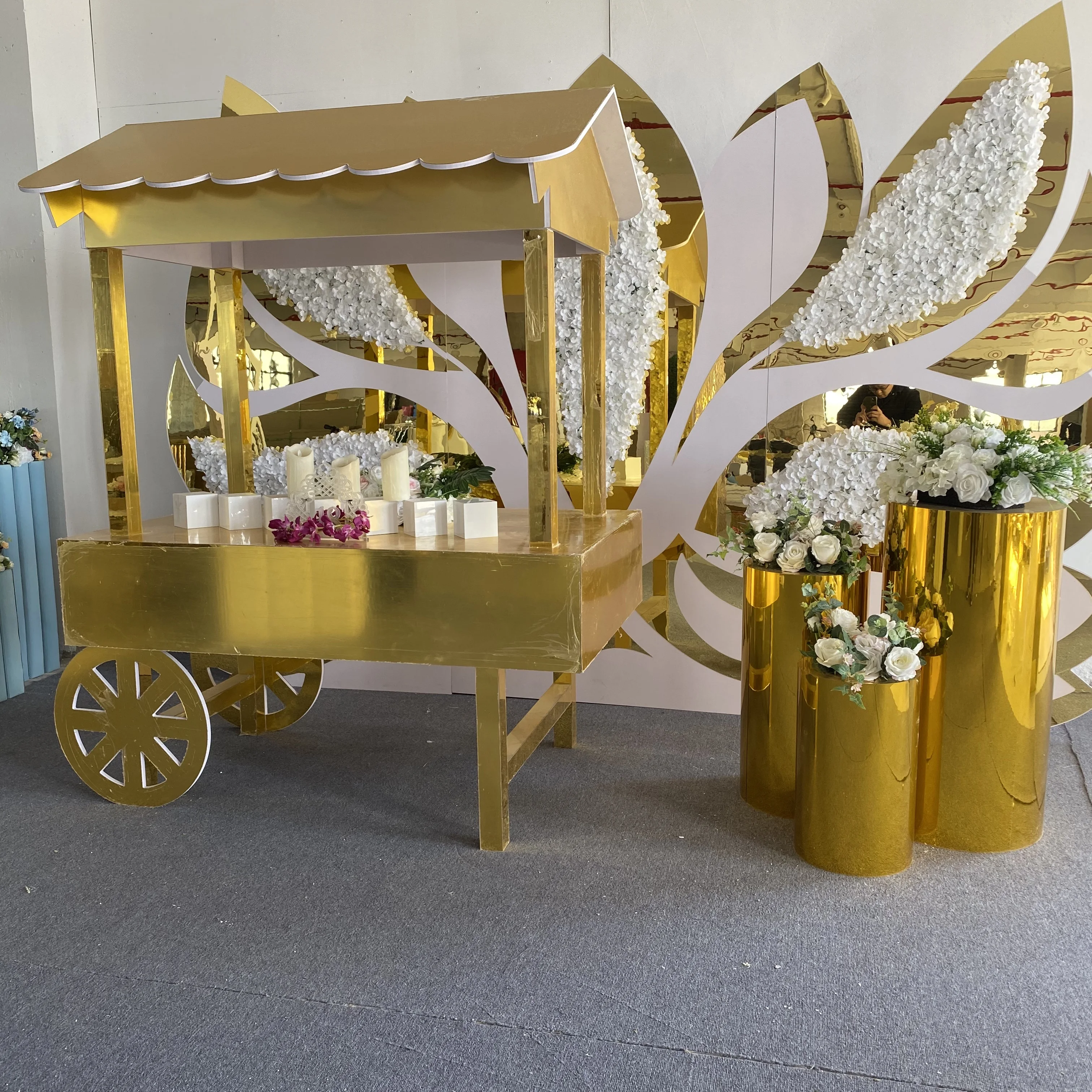 Golden Sugar Car Elegant Classic Event Decor Customizable Portable Cotton Birthday Party Perfect