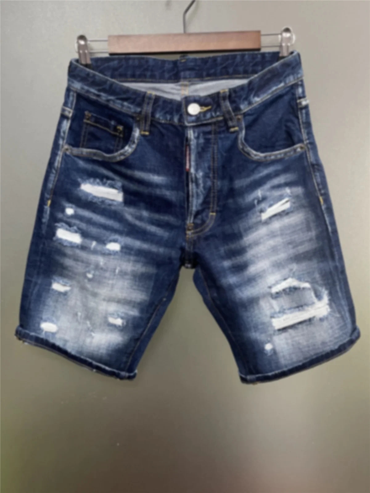 

Spring and Summer 2025 New D2 Jeans Five-point Pants Washed Grinding Patch Leg Blue Denim Shorts for Men