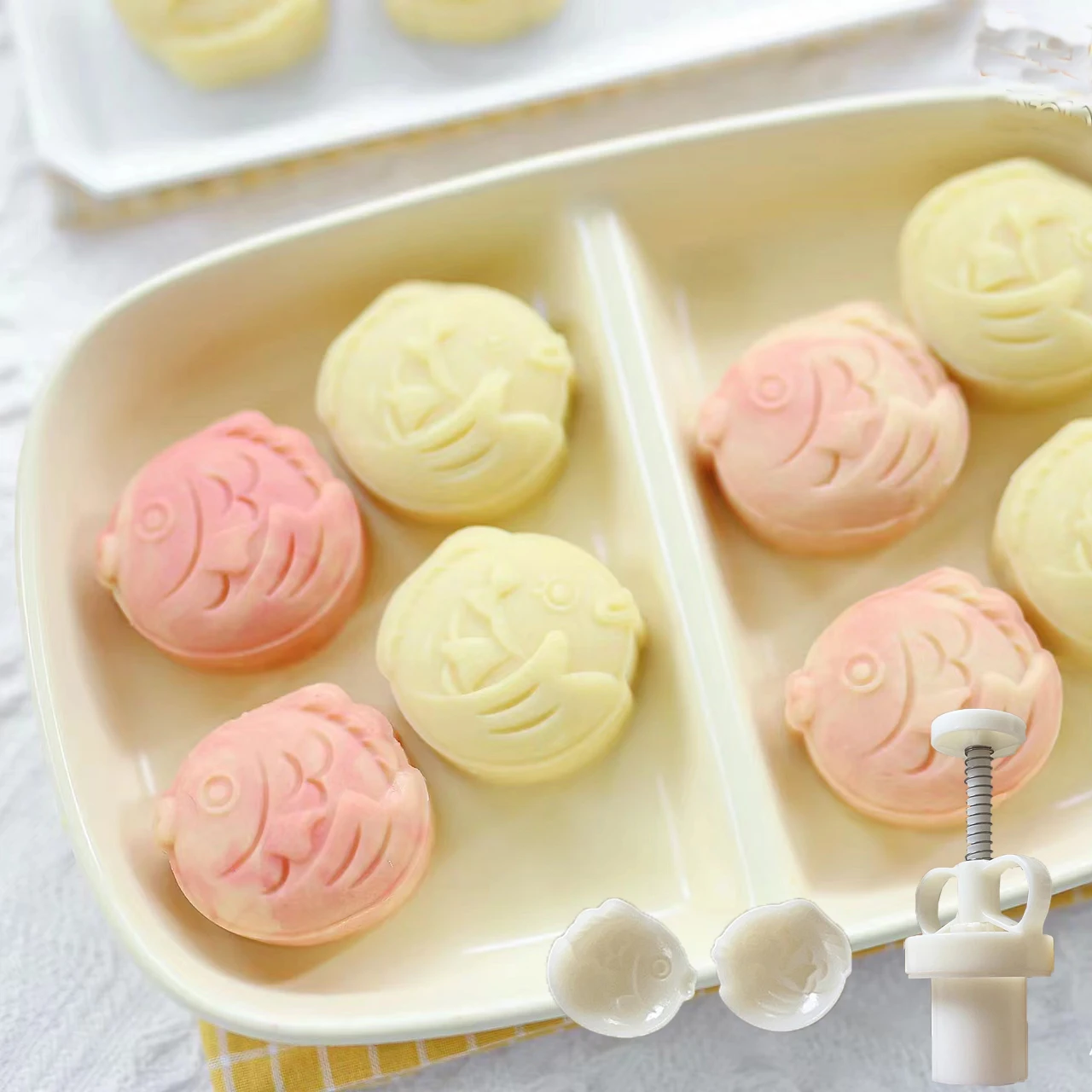 20g Mini Mooncake Press Mold Cute Koi Shape Cookie Stamp Mid-Autumn Festival DIY Kiss Fish Mung Bean Cake Pastry Useful Bakeware