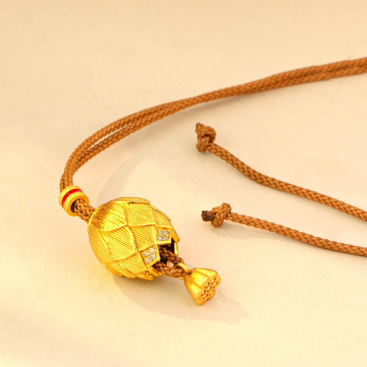 women micro-inlaid lotus seed gold pendant produced from 24K pure gold AU999 fits low-key restrained workplace collocation.