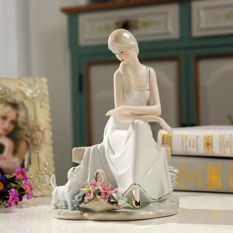 

European ceramic character ornament Western beautiful woman living room wine cabinet TV cabinet home decoration ornament holiday