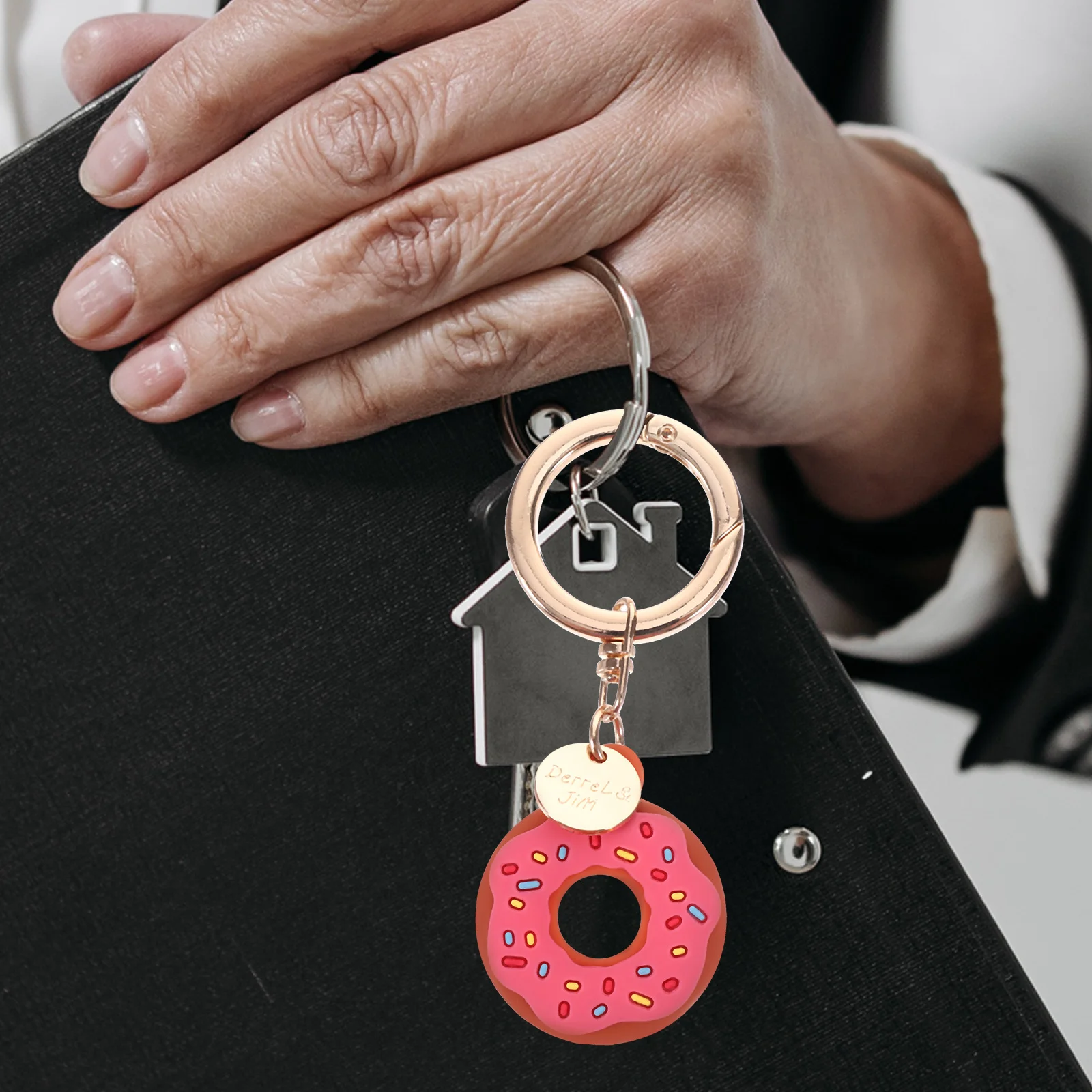 

1pc Silicone Case For Lovely Doughnut Shape Protective Cover Lightweight Anti-Lost Tracer Sleeve Wear-Resistant