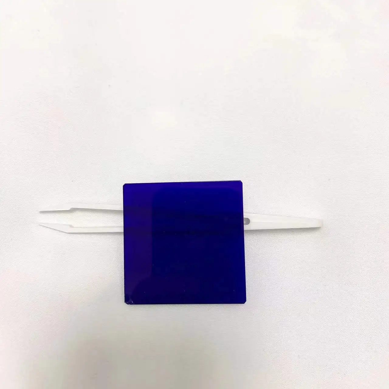 หลายขนาด 50x50x2 มม.300 ~ 500nm UV High Pass Filter IR Cut Filter แก้วสีฟ้า ZB1