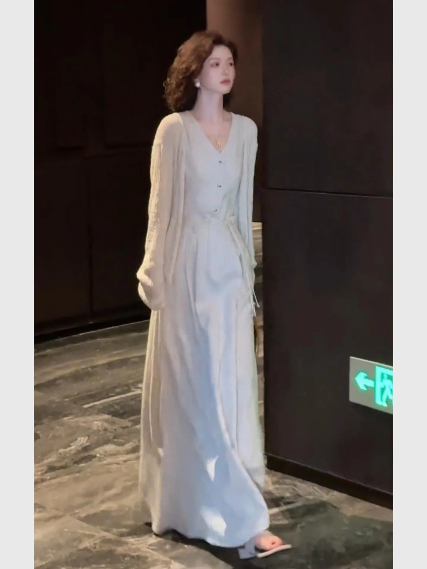 엘리 화이트 스웨이드 니트와 가디건 코튼 린넨 세트 초봄 패셔너블 여성 투피스 수트 캐주얼 라운드넥