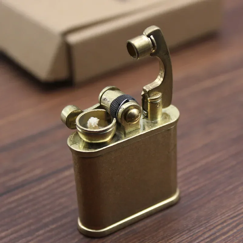 Vintage Free Fire Torch Lighter Grinding Wheel Flint Brass Kerosene Compact Lighter Cigarette Gasoline Windproof Gadgets for Men