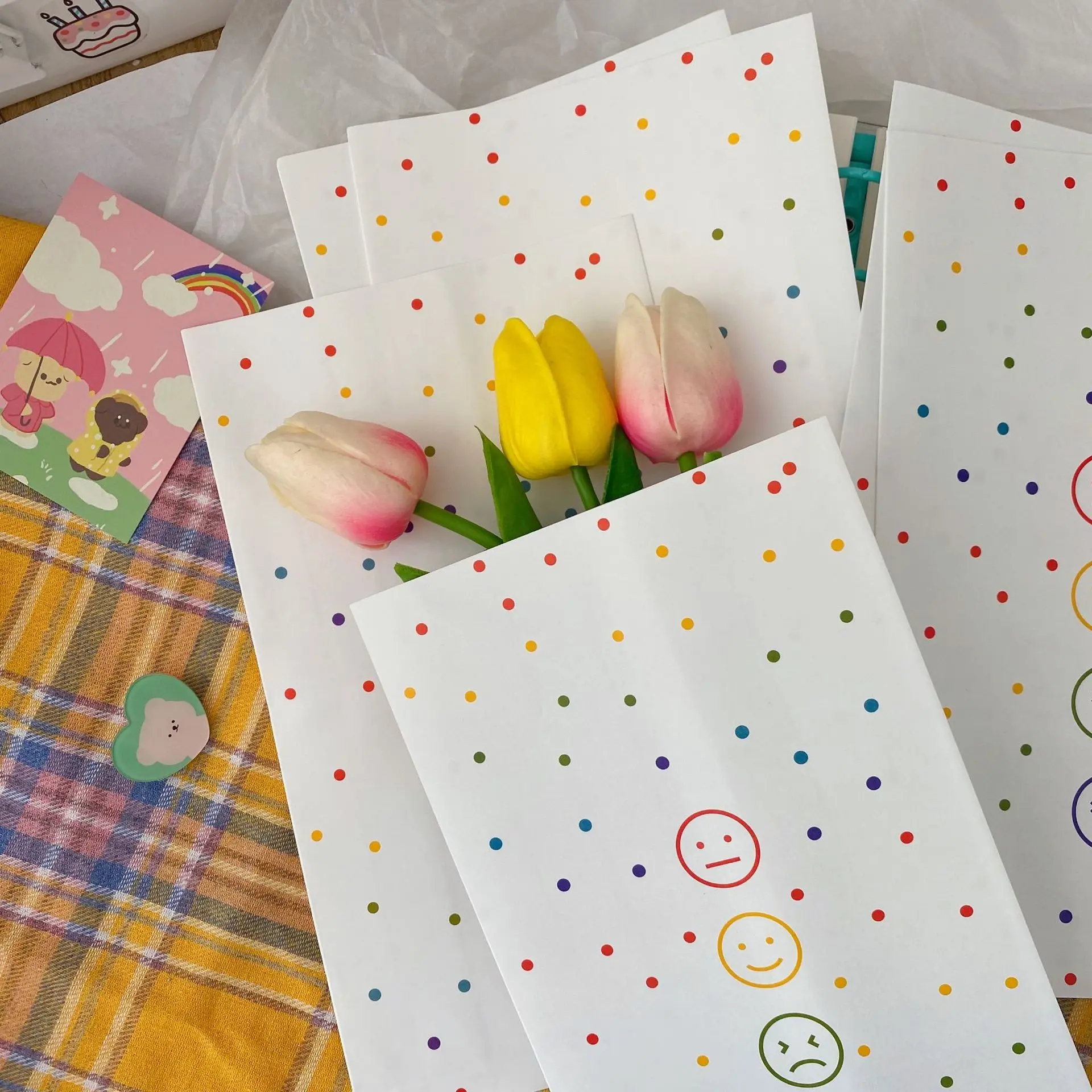 

10 rainbow Bear kraft paper bag gift bag Accessories bag Cute polka dot paper bag