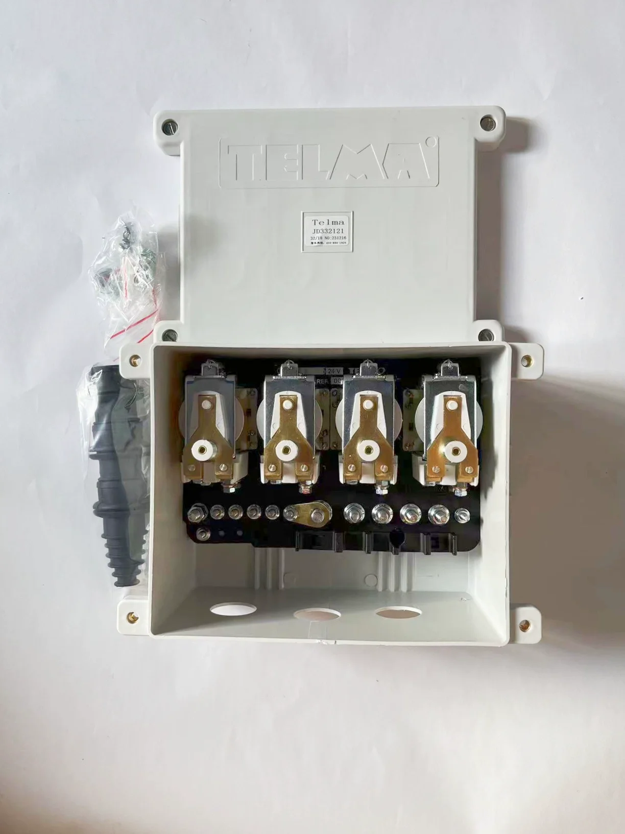 

JD332121 Four-Speed Retarder Relay Control Box Suitable for Bus Magnetic Brake