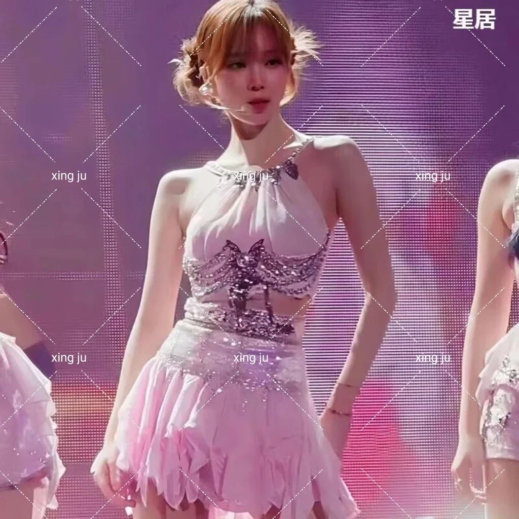 Cantante di gruppo per donne Costume da ballo jazz Discoteca Sexy Paillettes lucide Top con scollo all'americana Gonna sottile Abiti Kpop Abbigliamento per spettacoli teatrali