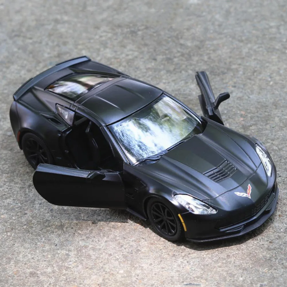 Modèle de voiture de sport miniature en alliage Corvette C7 1/36, jouet de simulation en métal pour cadeaux de vacances