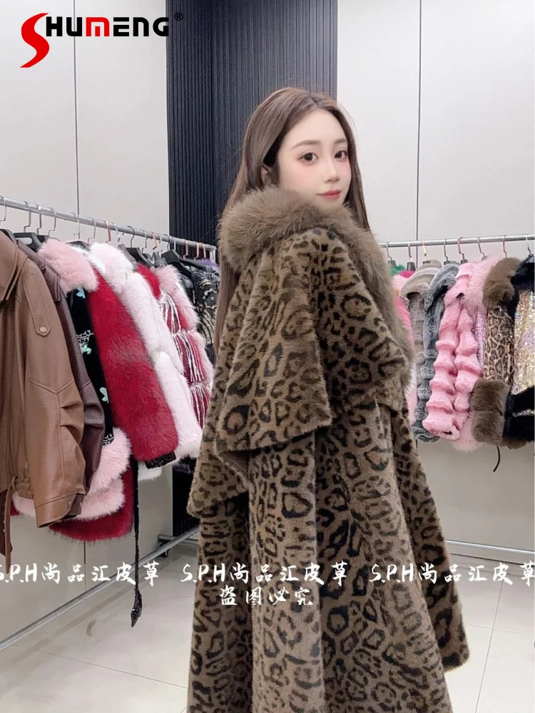

2025 Winter New Women's Faux Fur Cape Faux Fur Collar Warm Long Fur Coats Feminine Long Sleeve Loose Comfort Personality Coats