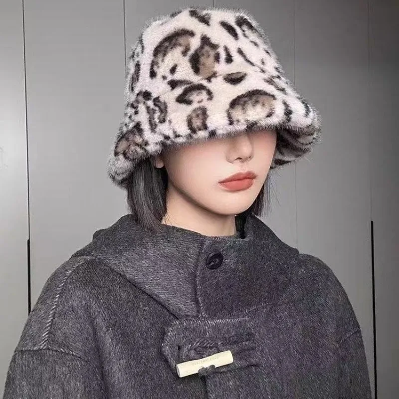 Women Leopard Print Faux Fur Bucket Hat Soft Fluffy Plush Fisherman Cap Warm Wide Brim Hat Fashion Autumn Winter Street Headwear