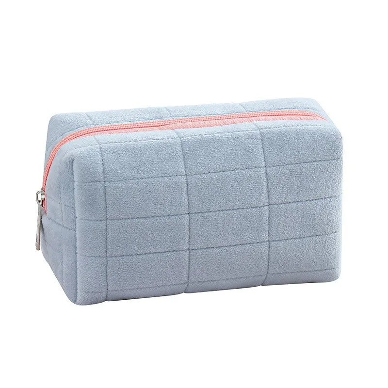 Cute Fur Makeup Bag for Women Travel Make Up Toiletry Bag Washing Pouch Plush Pen Pouch Zipper Large Solid Color Cosmetic Bag