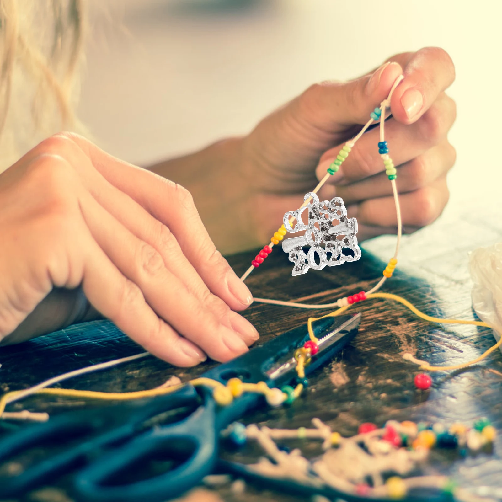 

20 Pcs Graduation Charms 2023 Pendant Zinc Alloy Lightweight Durable DIY Jewelry Necklace Bracelet Keychain Decorative